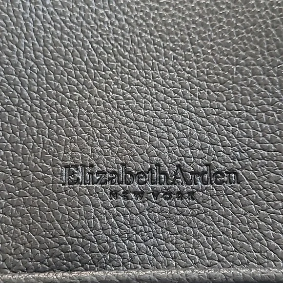 Elizabeth Arden cosmetic bag - Picture 3 of 4